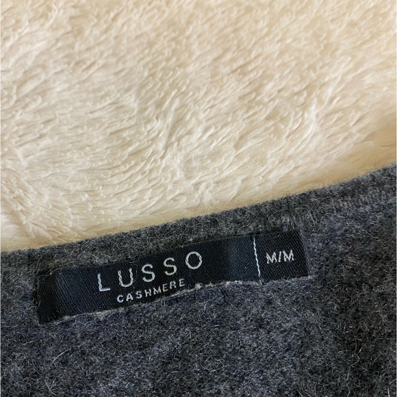 Lusso 100% Cashmere Sweater Vneck Medium - Picture 1 of 2